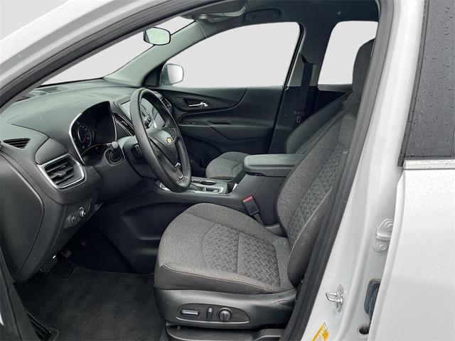 Photo of 2024 Summit White Chevrolet Equinox