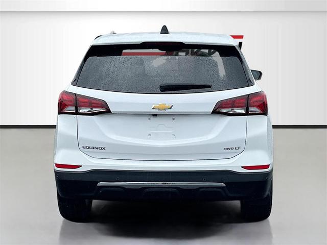 Photo of 2024 Summit White Chevrolet Equinox