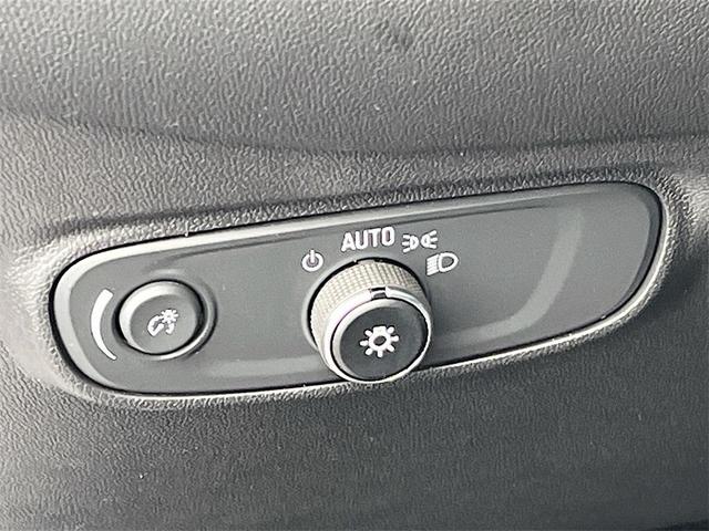 Photo of 2024 Summit White Chevrolet Equinox