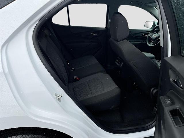 Photo of 2024 Summit White Chevrolet Equinox