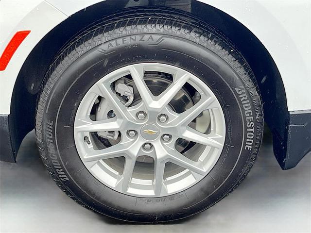 Photo of 2024 Summit White Chevrolet Equinox