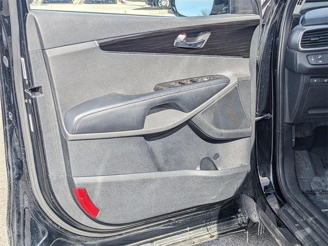 Photo of 2020 Ebony Black Kia Sorento