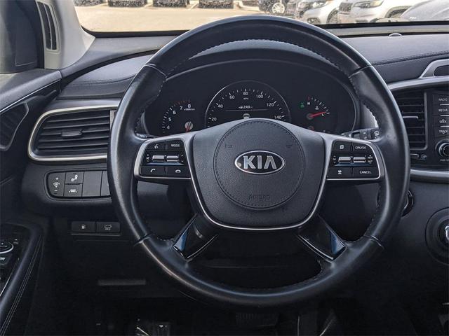 Photo of 2020 Ebony Black Kia Sorento