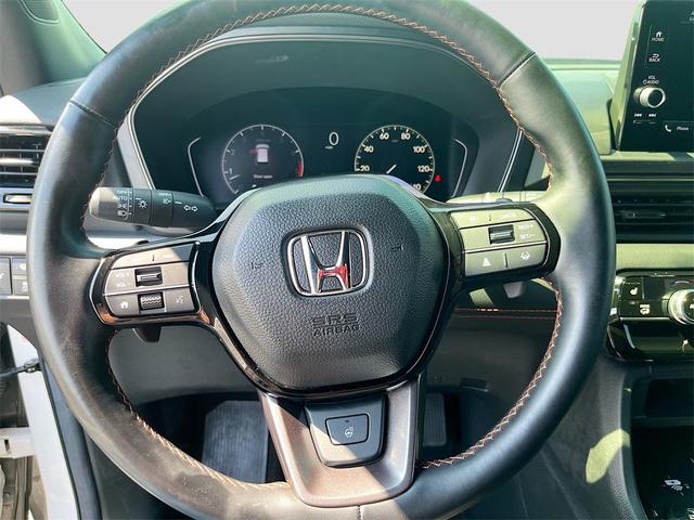 Photo of 2025 Platinum White Pearl Honda Pilot