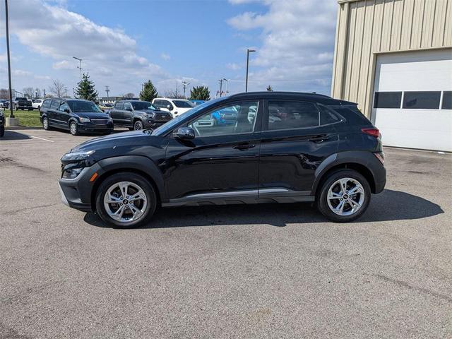 Photo of 2022 Ultra Black Pearl Hyundai KONA