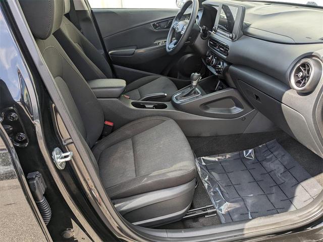 Photo of 2022 Ultra Black Pearl Hyundai KONA