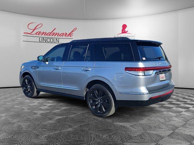 Photo of 2022 SILVER RADIANCE Lincoln Navigator