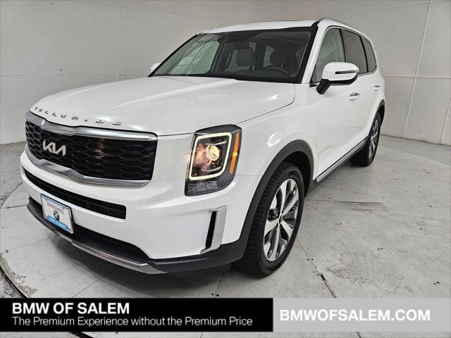 Photo of 2022 Glacial White Pearl Kia Telluride