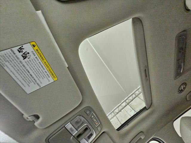 Photo of 2022 Glacial White Pearl Kia Telluride