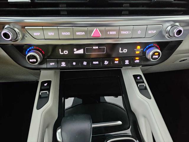Photo of 2022 Glacial White Pearl Kia Telluride