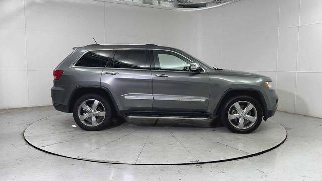 Photo of 2011 Mineral Gray Metallic Jeep Grand Cherokee