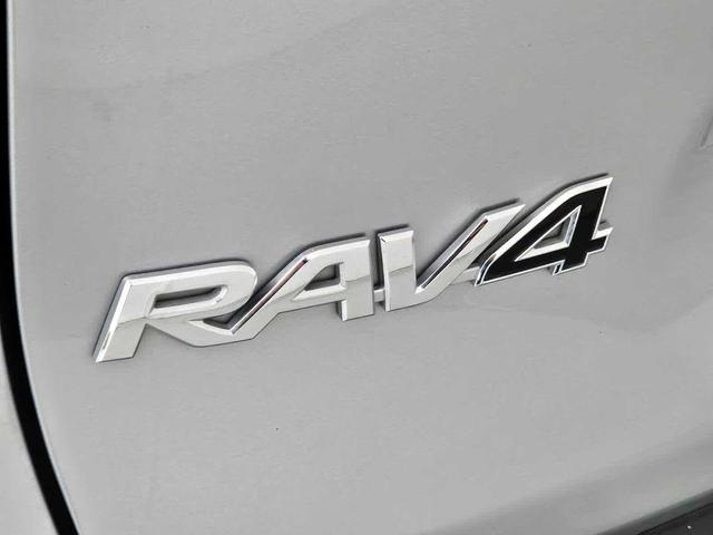 Photo of 2024 Silver Sky Metallic Toyota RAV4
