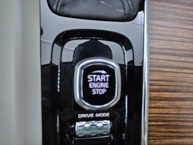 Photo of 2021 Denim Blue Metallic Volvo XC60