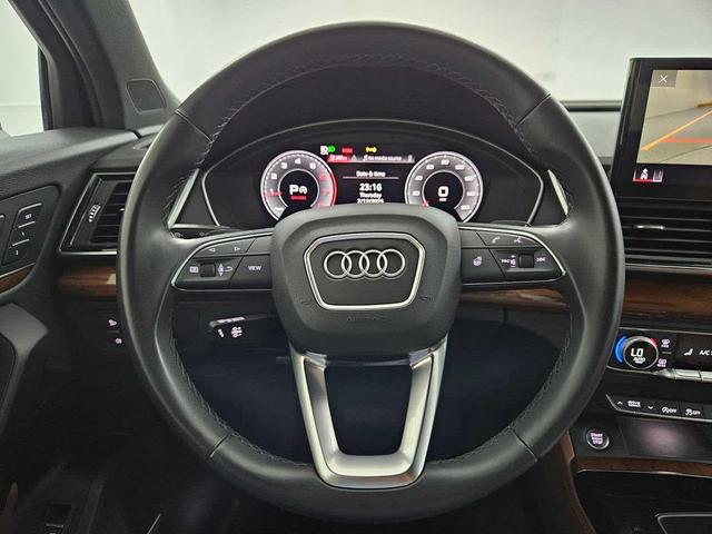 Photo of 2022 Florett Silver Metallic Audi Q5