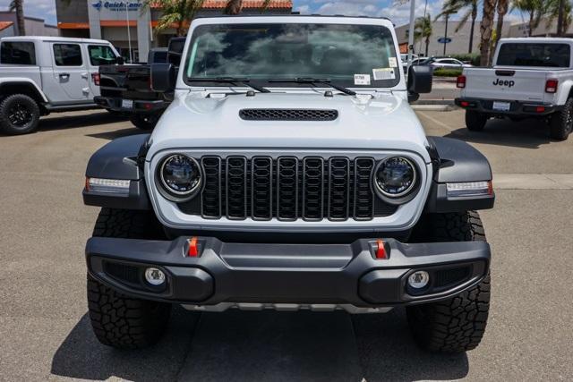 Photo of 2025 Bright White Clearcoat Jeep Gladiator