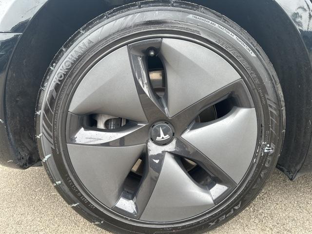 Photo of 2018 Black Tesla Model 3
