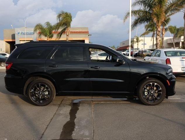 Photo of 2025 DB Black Crystal Clearcoat Dodge Durango