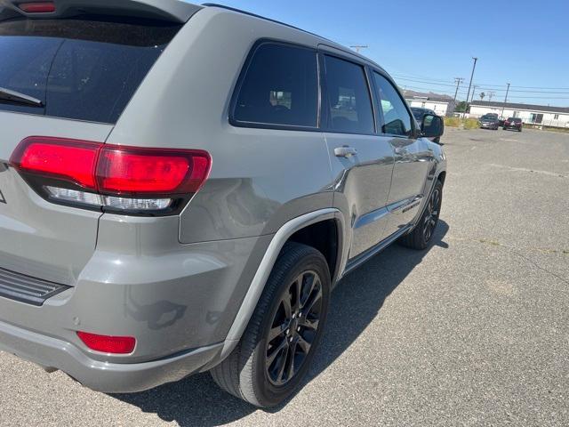 Photo of 2021 Sting Gray Clearcoat Jeep Grand Cherokee