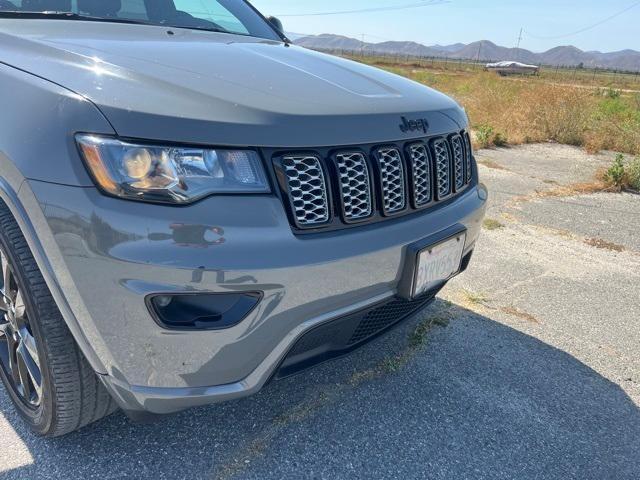 Photo of 2021 Sting Gray Clearcoat Jeep Grand Cherokee