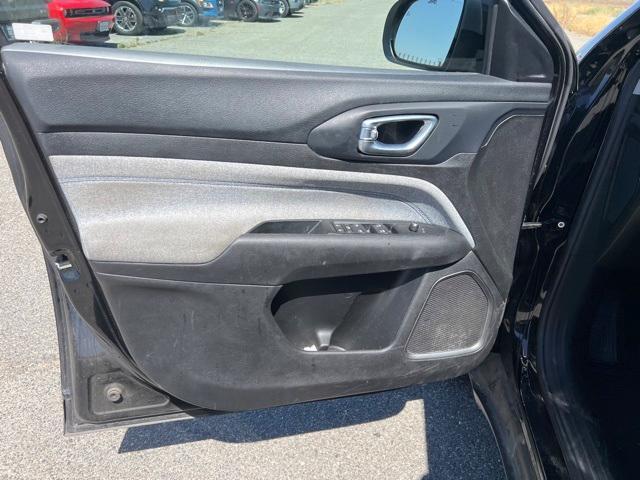 Photo of 2022 Diamond Black Jeep Compass