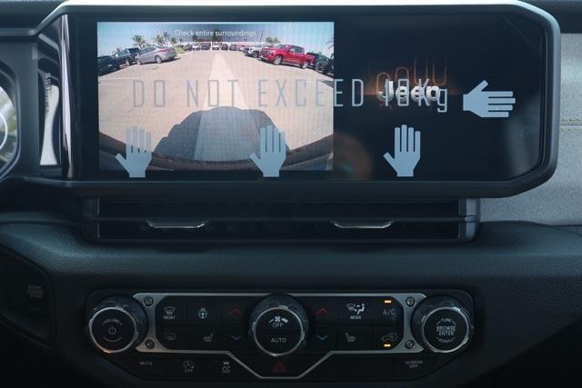 Photo of 2025 Granite Crystal Clearcoat Metallic Jeep Wrangler