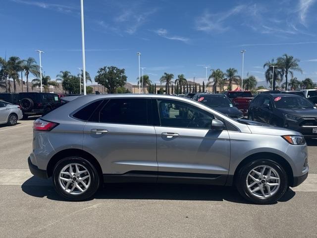 Photo of 2023 Silver Metallic Ford Edge