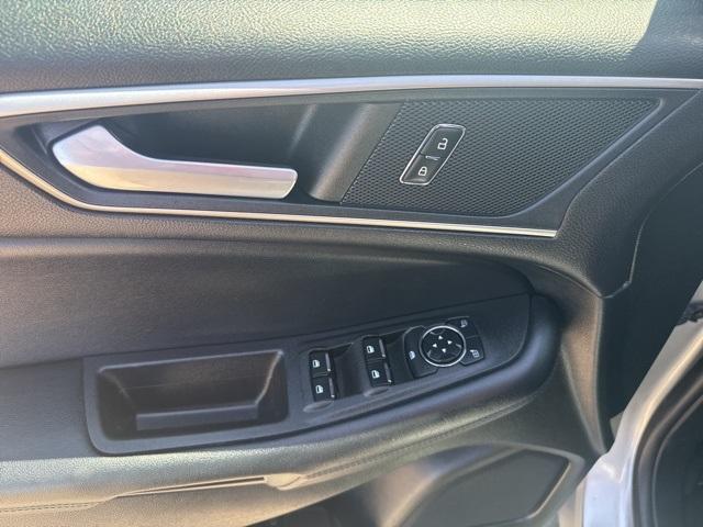 Photo of 2023 Silver Metallic Ford Edge