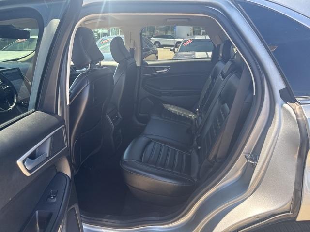 Photo of 2023 Silver Metallic Ford Edge