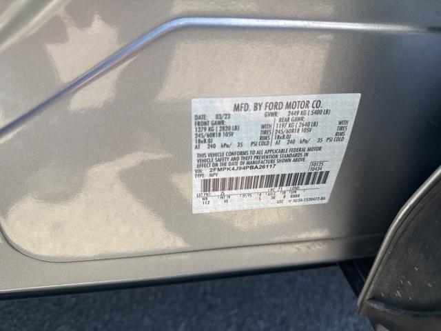 Photo of 2023 Silver Metallic Ford Edge