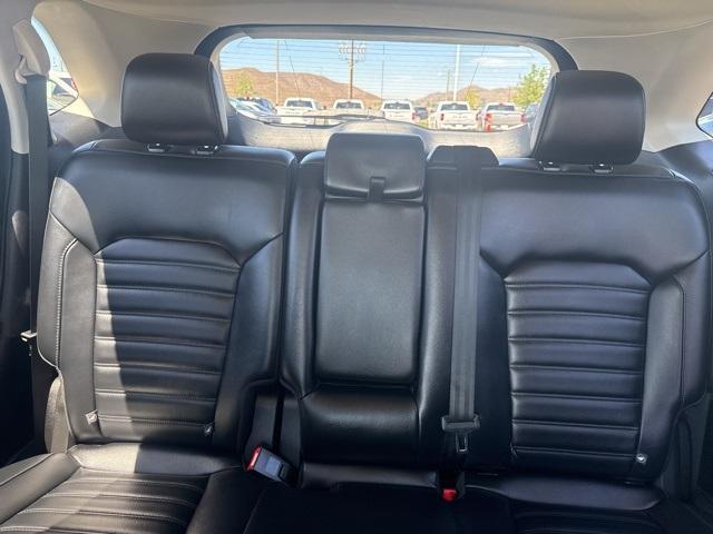 Photo of 2023 Silver Metallic Ford Edge
