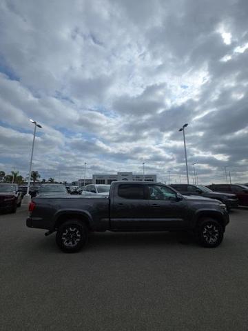 Photo of 2017 Gray Toyota Tacoma