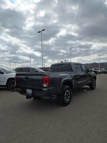 Photo of 2017 Gray Toyota Tacoma