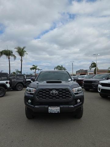 Photo of 2017 Gray Toyota Tacoma