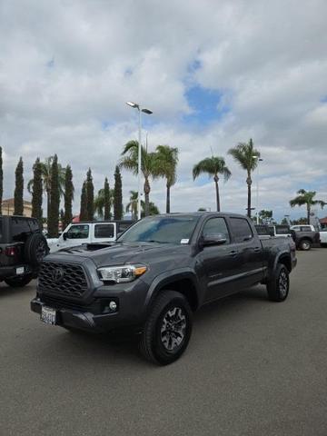 Photo of 2017 Gray Toyota Tacoma
