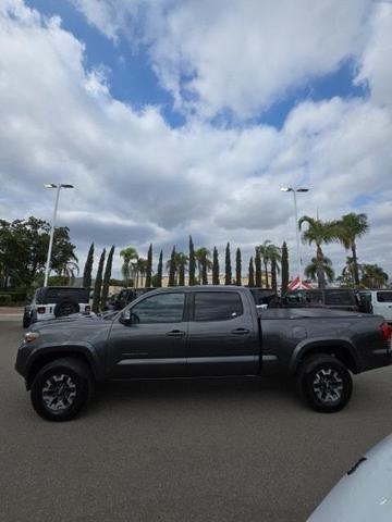 Photo of 2017 Gray Toyota Tacoma