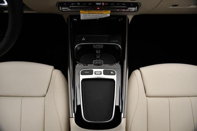 Photo of 2025 Polar White Mercedes-Benz GLA 250