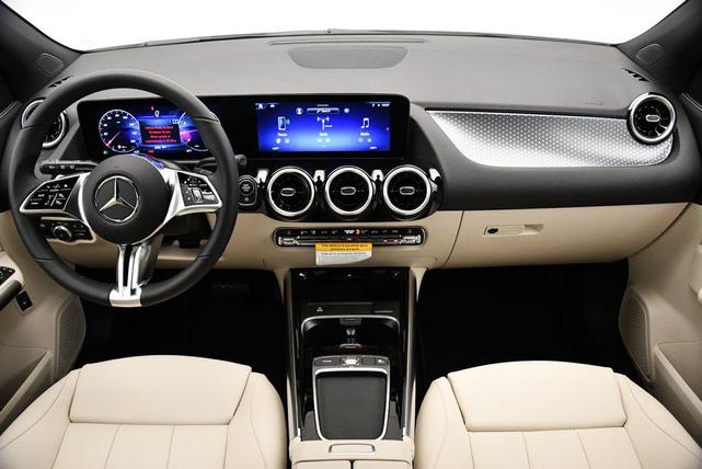 Photo of 2025 Polar White Mercedes-Benz GLA 250