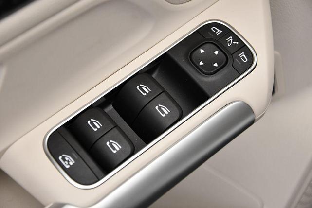 Photo of 2025 Polar White Mercedes-Benz GLA 250