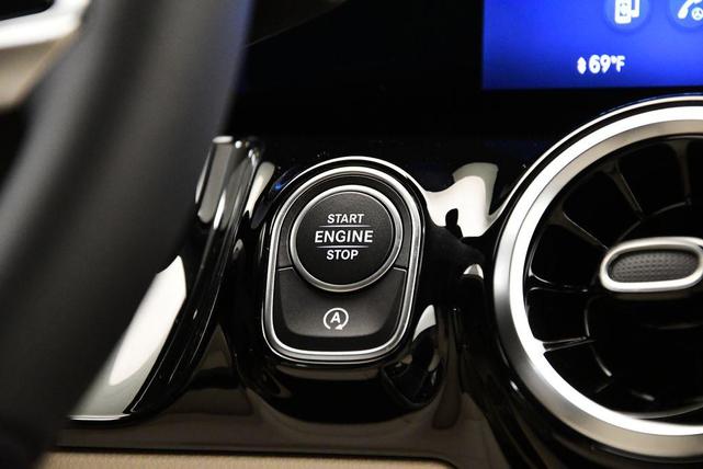 Photo of 2025 Polar White Mercedes-Benz GLA 250