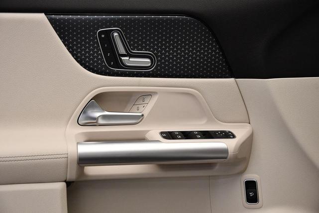 Photo of 2025 Polar White Mercedes-Benz GLA 250
