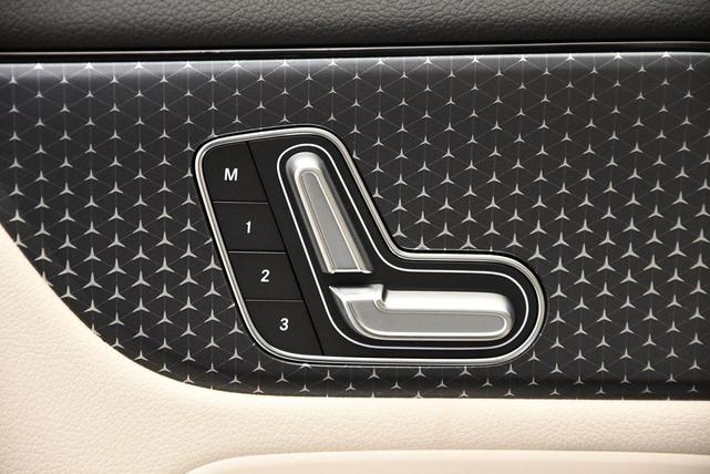 Photo of 2025 Polar White Mercedes-Benz GLA 250