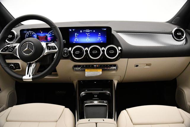 Photo of 2025 Polar White Mercedes-Benz GLA 250