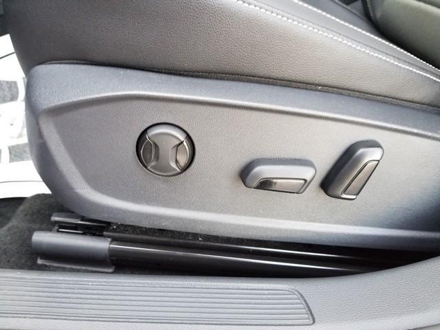 Photo of 2022 Kings Red Volkswagen Jetta