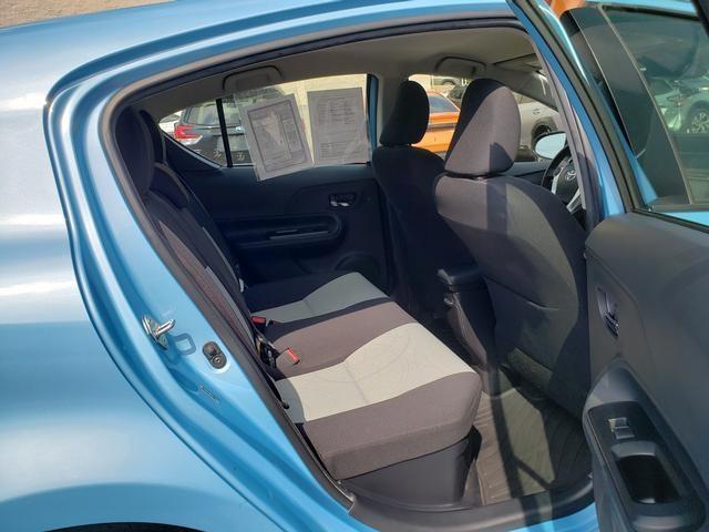 Photo of 2016 Blue Toyota Prius c