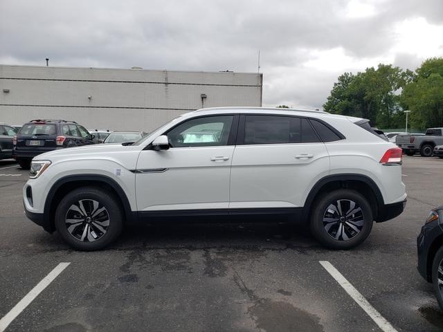 Photo of 2026 Opal White Pearl Volkswagen Atlas Cross Sport
