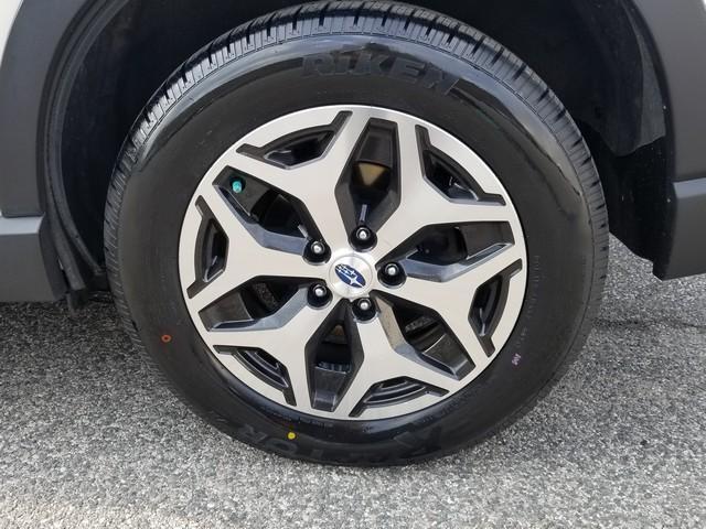 Photo of 2022 Crystal White Pearl Subaru Forester