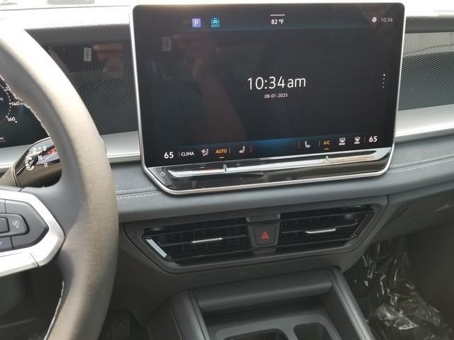 Photo of 2025 Pure White Volkswagen Tiguan