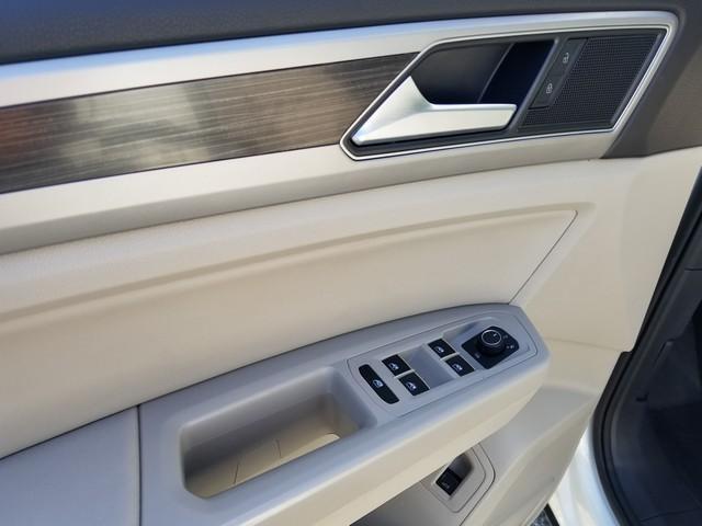 Photo of 2019 Pure White Volkswagen Atlas