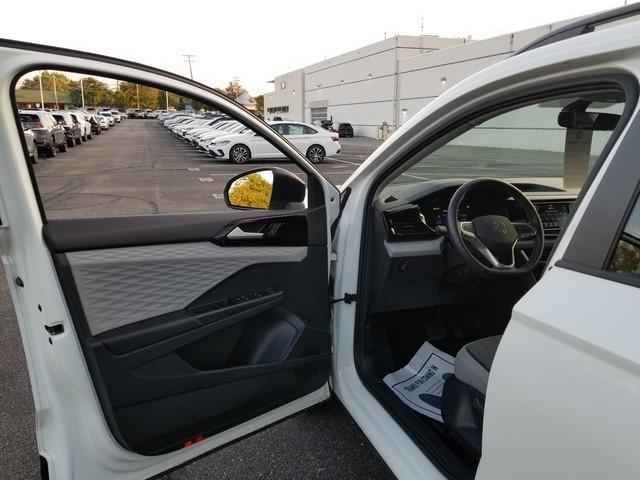 Photo of 2023 Pure White Volkswagen Taos