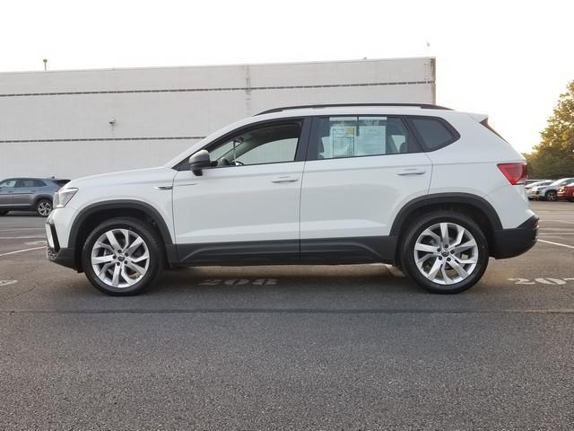 Photo of 2023 Pure White Volkswagen Taos